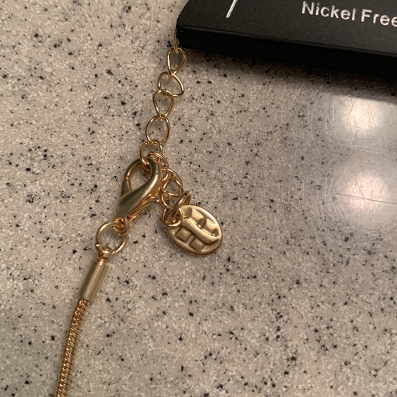 NWT HOWARDS @ 24” Gold Tone Necklace W/Black Matte Pendants Faux Diamond Design - Picture 4 of 10